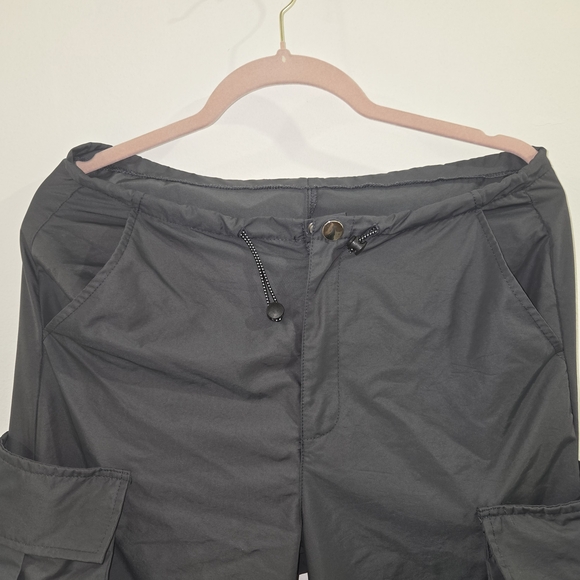Y2K pair of gray women's cargo parachulte Pant. With Flap Pockets. Size XS - Picture 8 of 10